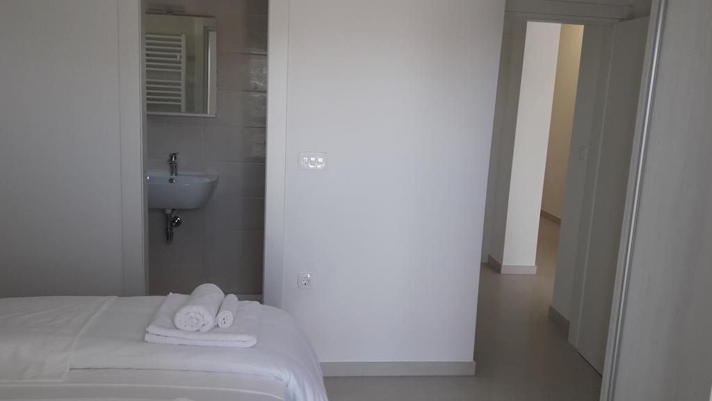 Villa-Apartments Karmel Kaštela Eksteriør bilde