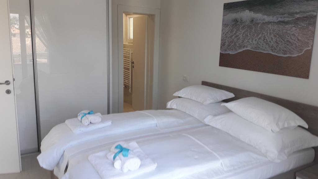 Villa-Apartments Karmel Kaštela Eksteriør bilde