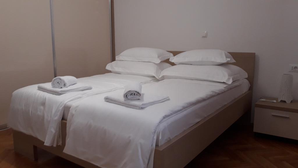 Villa-Apartments Karmel Kaštela Eksteriør bilde