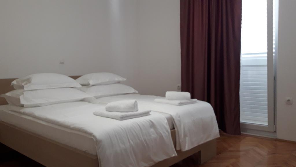 Villa-Apartments Karmel Kaštela Eksteriør bilde