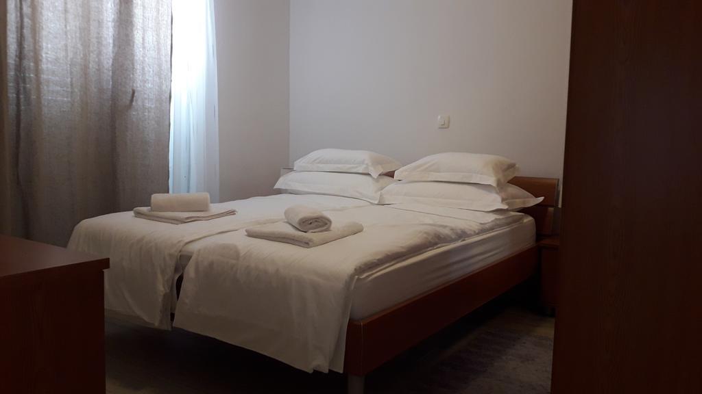 Villa-Apartments Karmel Kaštela Eksteriør bilde