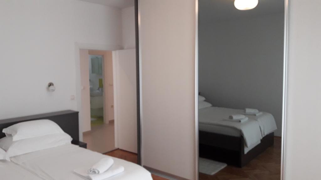 Villa-Apartments Karmel Kaštela Eksteriør bilde