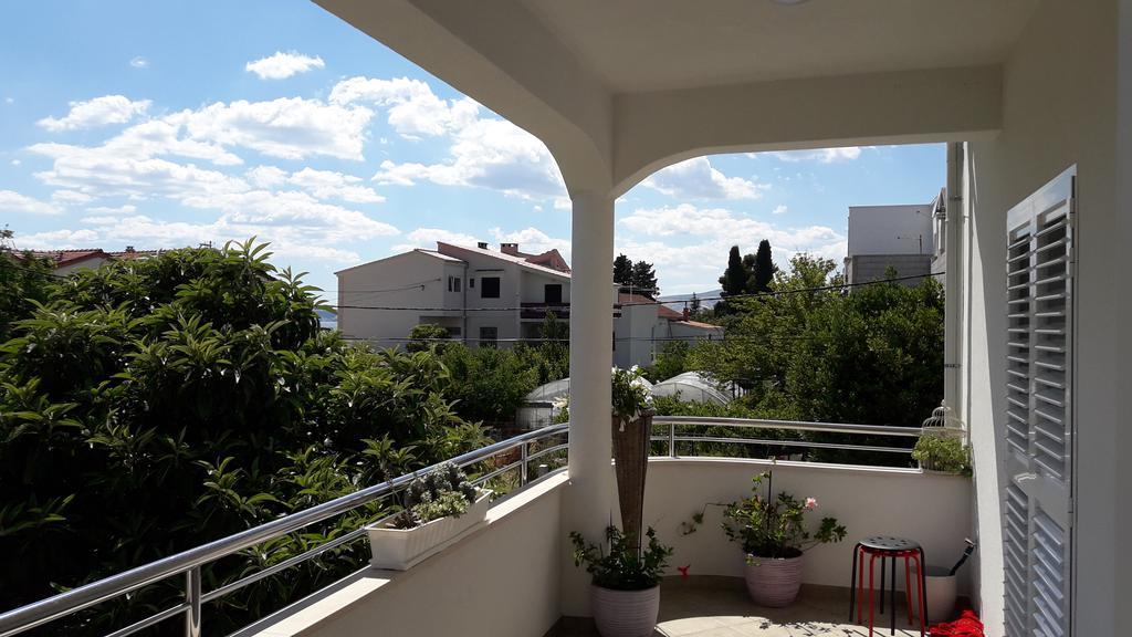 Villa-Apartments Karmel Kaštela Eksteriør bilde