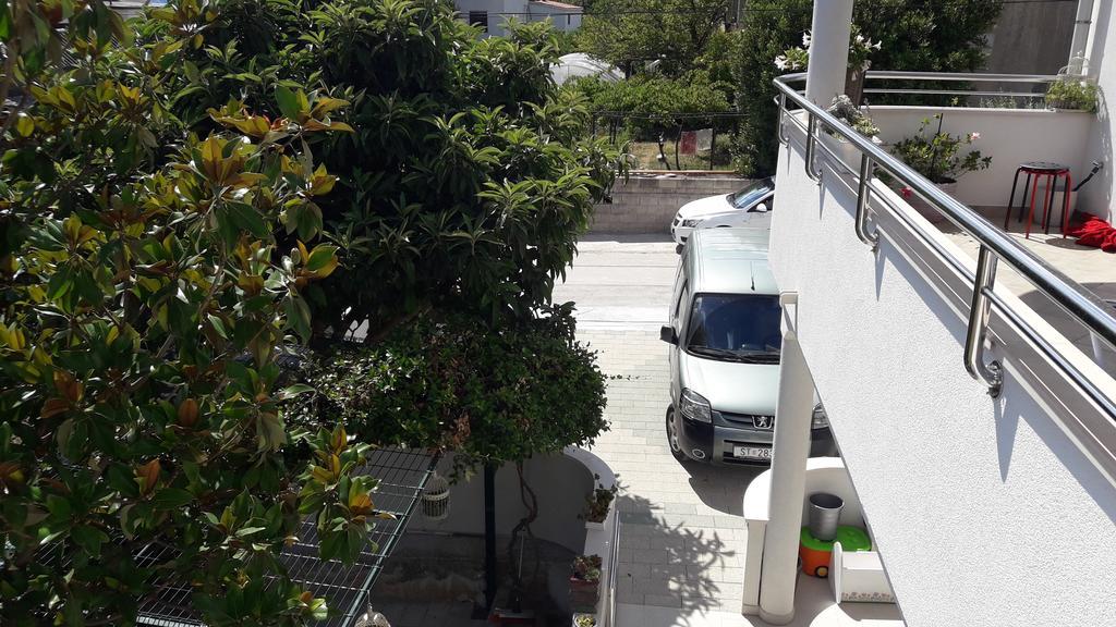 Villa-Apartments Karmel Kaštela Eksteriør bilde