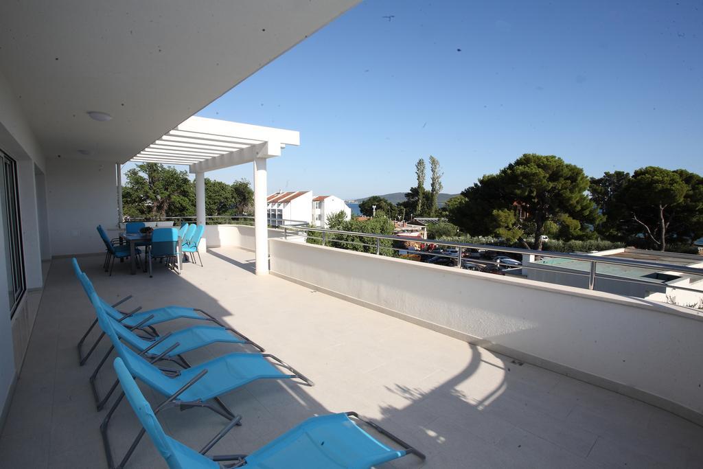 Villa-Apartments Karmel Kaštela Eksteriør bilde